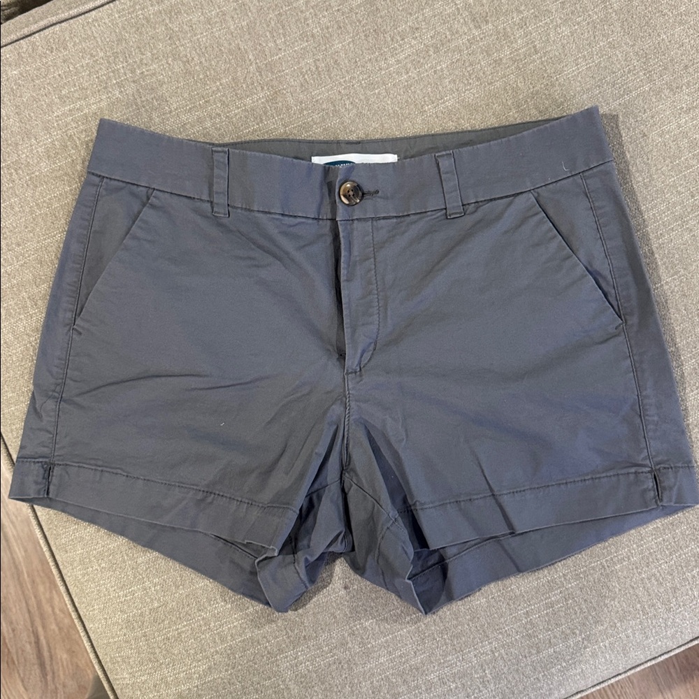 Gray Old Navy Mid rise Everyday Short size 10